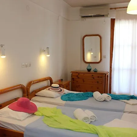 Zacharakis 2* Kamari (Santorini)